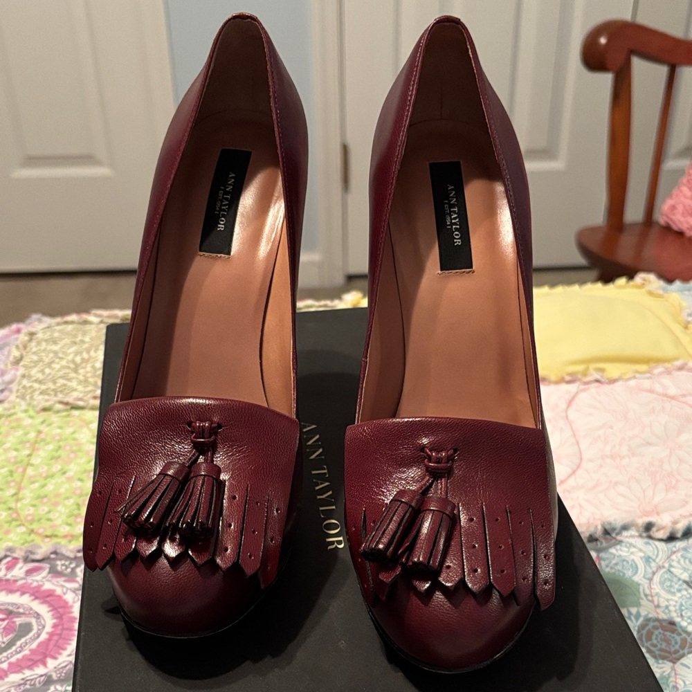 Ann Taylor Burgundy Tassel Heels - Picture 2 of 7